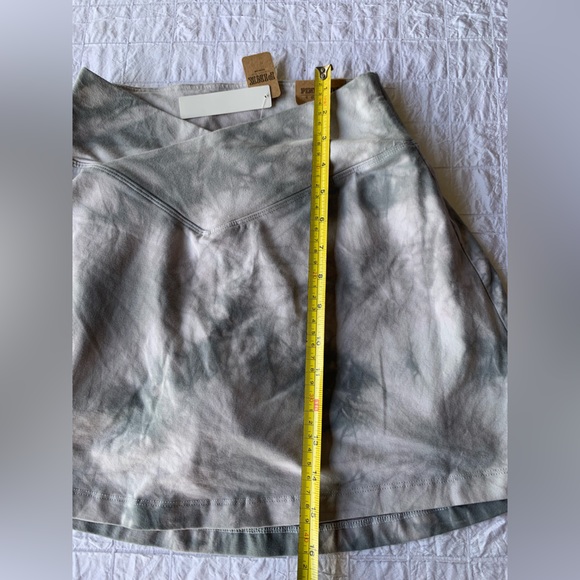 NWT Victoria's Secret PINK Active White and Gray Small Cotton High Waist V Skort - Picture 11 of 14